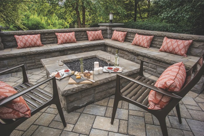10 Fire Pit Patio Ideas to Add Flare to Outdoor Living Design 10 Fire Pit Patio Ideas to Add Flare to Outdoor Living Design